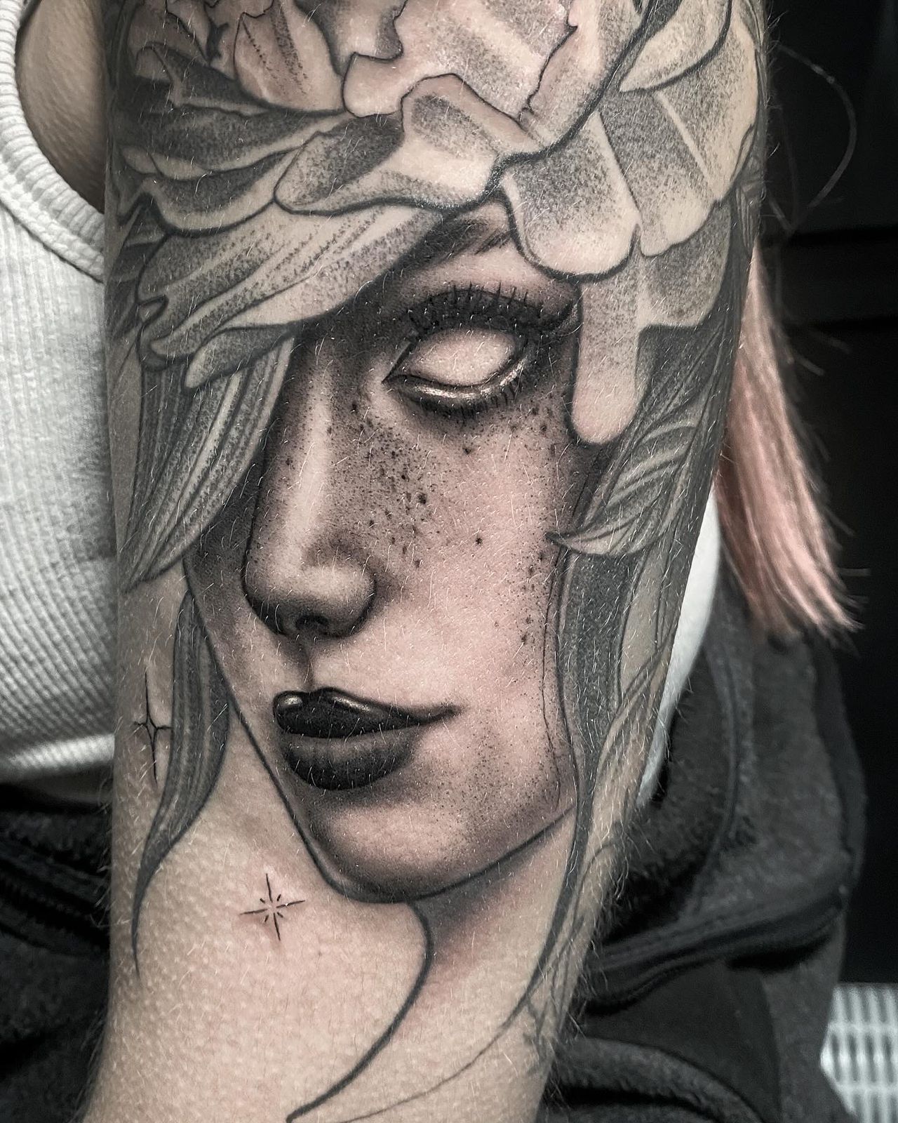 Antebrazo realismo sombras en Macul - Samsara